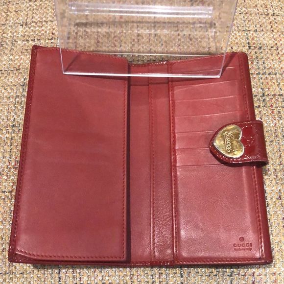 GUCCI GUCCISSMA Wine Patent Leather Continental Bifold Wallet Gold Heart Lock - Picture 3 of 16